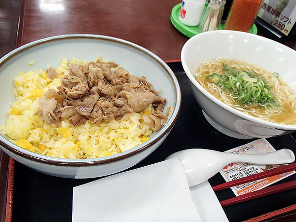 上郷ＳＡで夕食